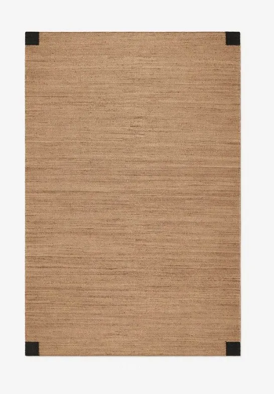 Corner Black luxury rug design